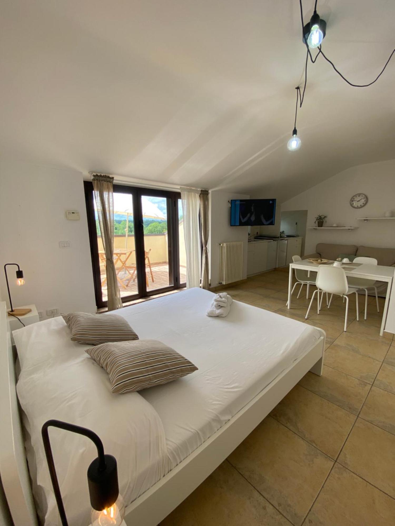 Attico Con Terrazzo Panoramico Maiella - 1Piano - Vasto Apartman Kültér fotó